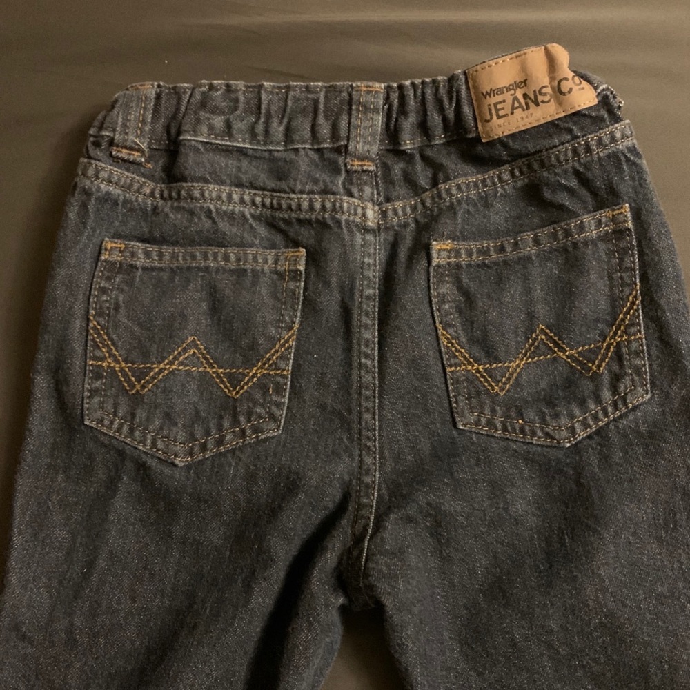 3/$10-Boys Wrangler 4T dark blue jeans- never worn